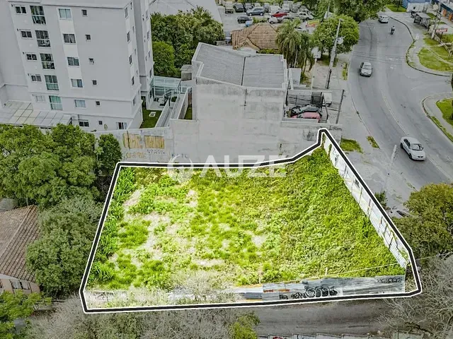 Terreno com 537m², à venda, no bairro Tingui em Curitiba