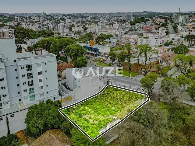 Terreno com 537m², à venda, no bairro Tingui em Curitiba