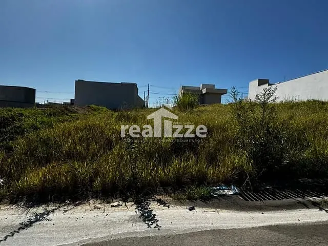 Terreno com 250m², à venda, no bairro Pires em Itapira