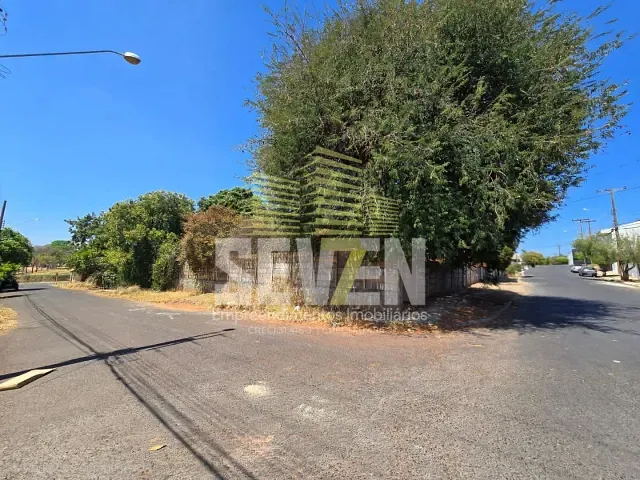 Terreno com 2160m², à venda, no bairro Vila Industrial em Bauru