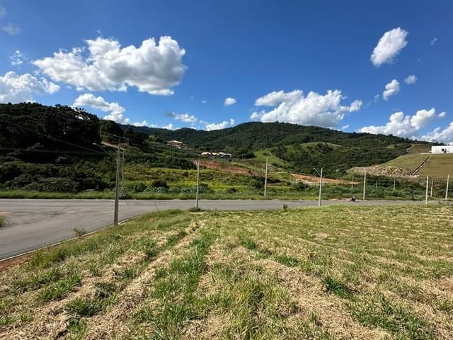 Terreno com 215m², à venda, no bairro Mirante Do Matão em Extrema