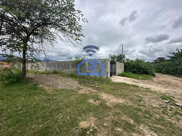 Terreno com 290m², à venda, no bairro Praia das Palmeiras em Caraguatatuba