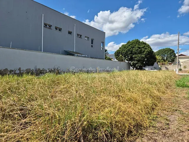 Terreno com 531m², à venda, no bairro Centro em Holambra