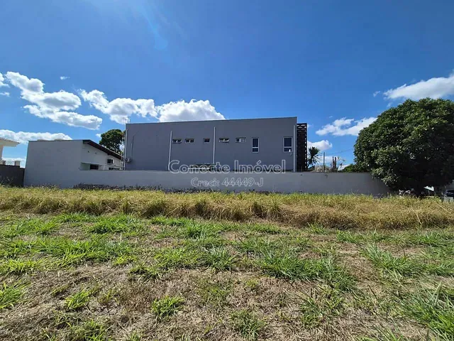 Terreno com 531m², à venda, no bairro Centro em Holambra