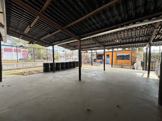 Foto do Terreno - Lote/Terreno de esquina disponível para locação comercial no Castelo, com estrutura montada para bar ou restaurante | REALLE SOLUÇÕES IMOBILIÁRIAS INTEGRADAS
