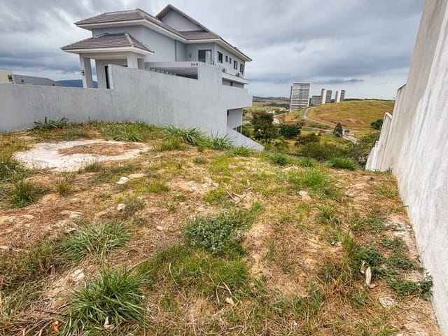 Terreno com 821m², à venda, no bairro Vale dos Cristais em Macaé
