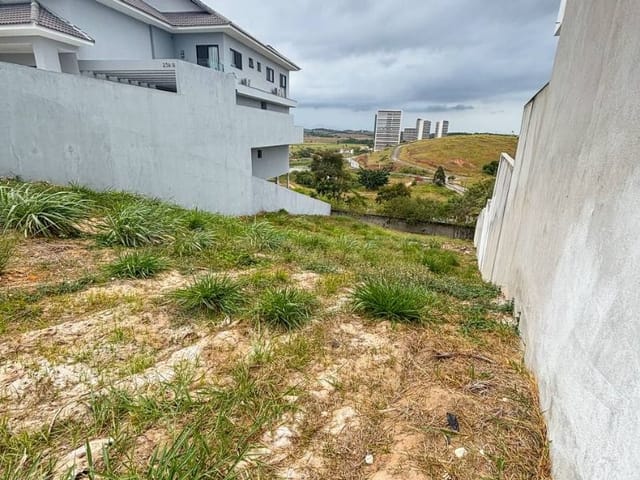 Terreno com 821m², à venda, no bairro Vale dos Cristais em Macaé