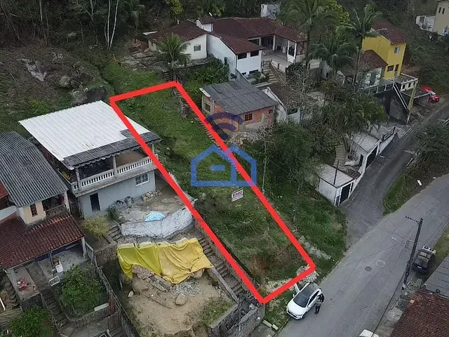 Terreno com 280m², à venda, no bairro Cantagalo em Caraguatatuba