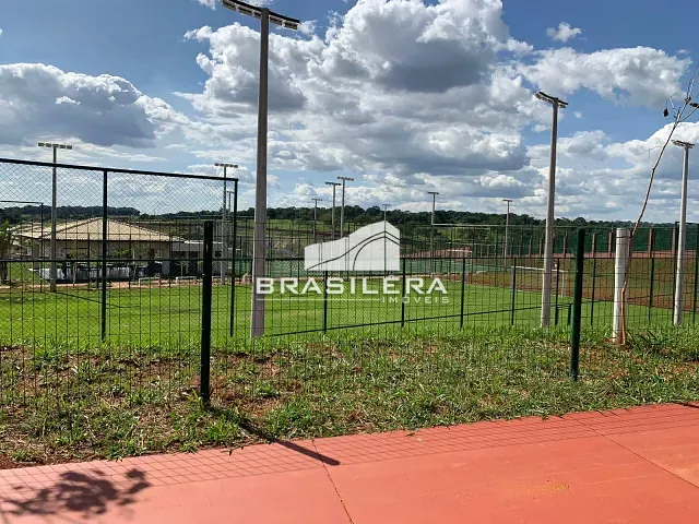 Terreno com 401m², à venda, no bairro Jardins Capri em Senador Canedo