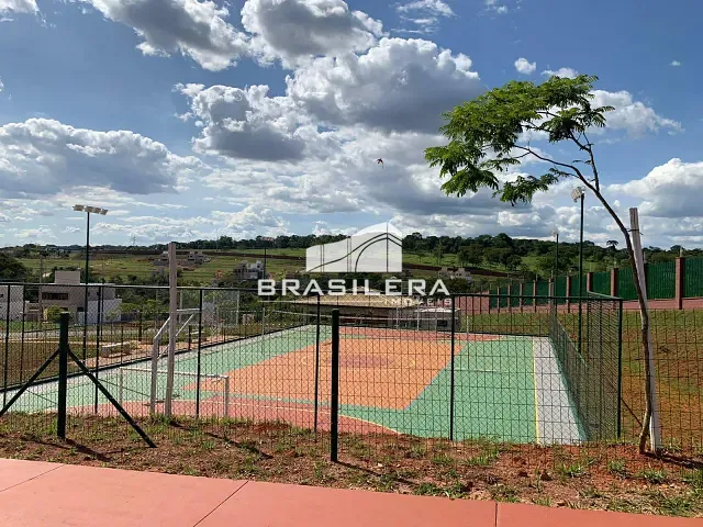 Terreno com 401m², à venda, no bairro Jardins Capri em Senador Canedo