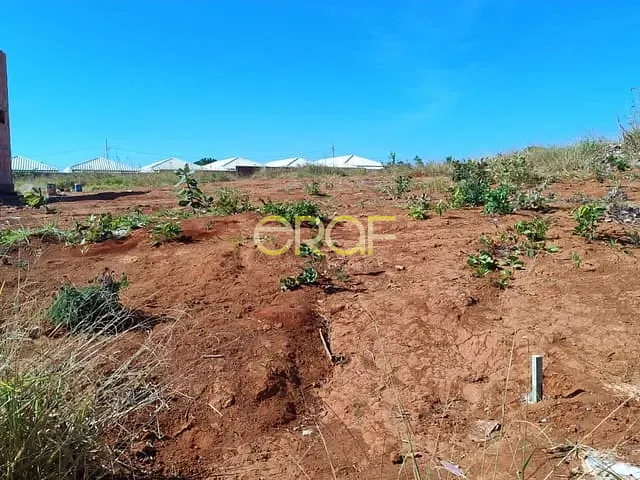 Terreno com 200m², à venda, no bairro Bandeirinha Zona em Formosa