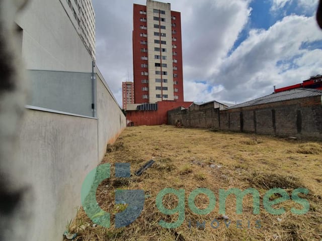 Terreno à venda, no bairro Tingui em Curitiba