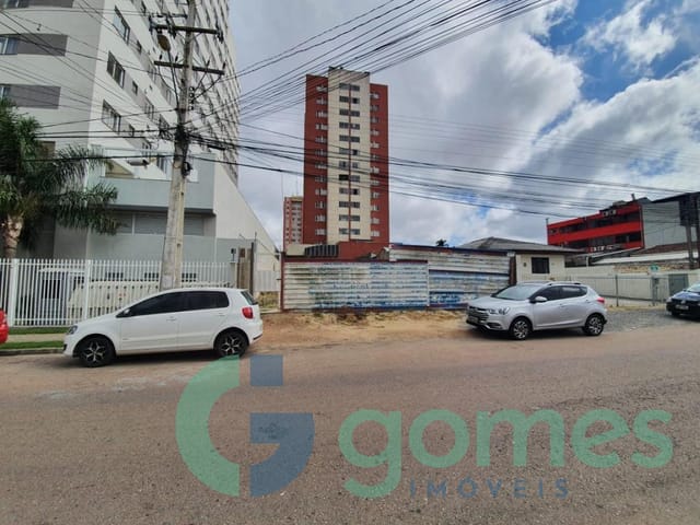 Terreno à venda, no bairro Tingui em Curitiba