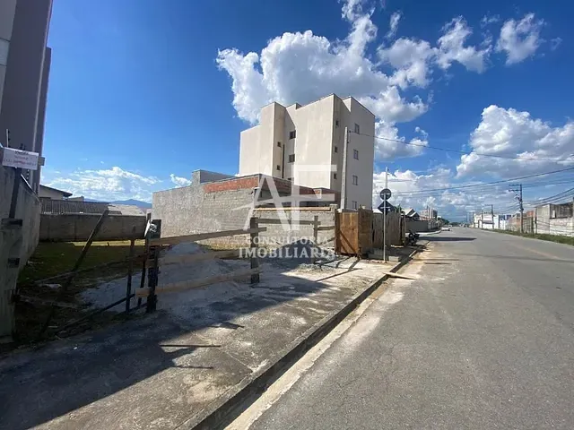 Terreno com 303m², à venda, no bairro Parque Urupês em Taubaté
