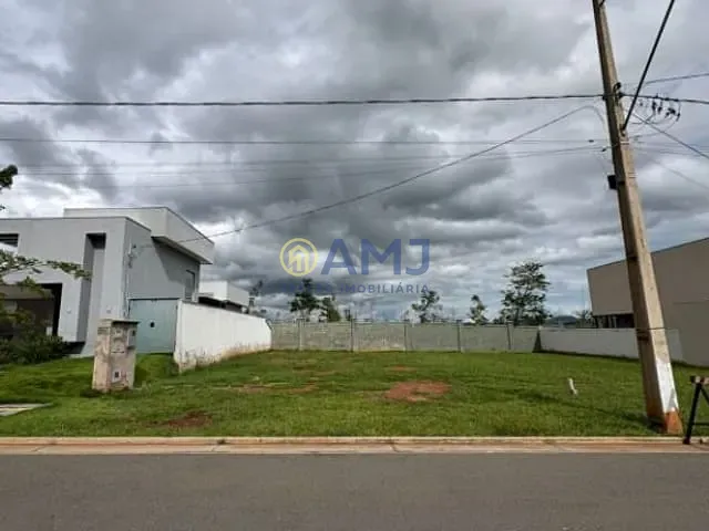 Terreno com 304m², à venda, no bairro Terras Alpha Residencial 2 em Senador Canedo