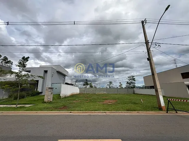 Terreno com 304m², à venda, no bairro Terras Alpha Residencial 2 em Senador Canedo