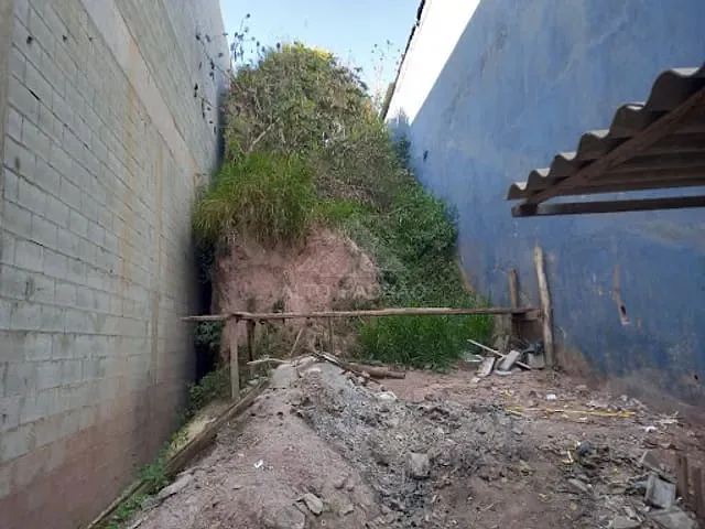 Terreno com 246m², à venda, no bairro Vila Falchi em Mauá