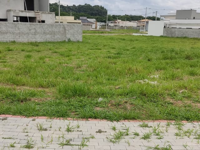 Terreno com 333m², à venda, no bairro Parque das Nações em Pindamonhangaba