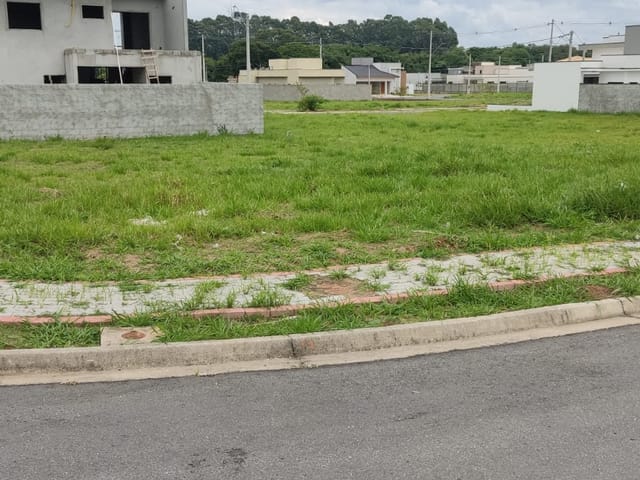 Terreno com 333m², à venda, no bairro Parque das Nações em Pindamonhangaba