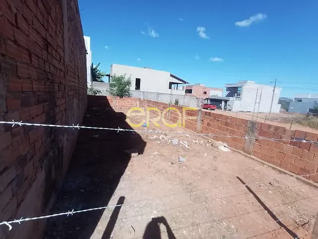 Terreno com 288m², à venda, no bairro Parque da Colina I em Formosa