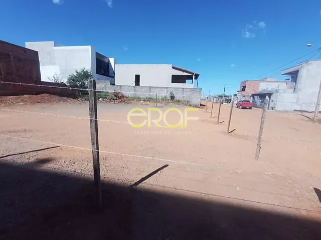 Terreno com 288m², à venda, no bairro Parque da Colina I em Formosa
