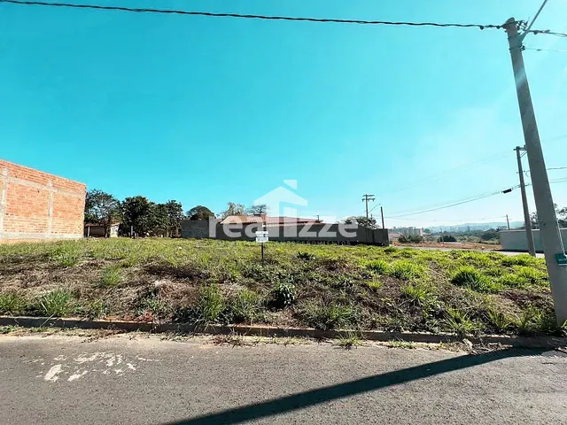 Terreno com 250m², à venda, no bairro Pires em Itapira