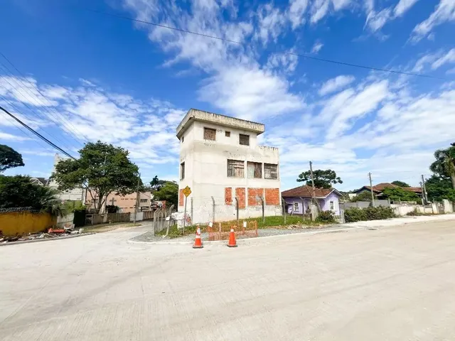Terreno à venda, no bairro Campina do Siqueira em Curitiba