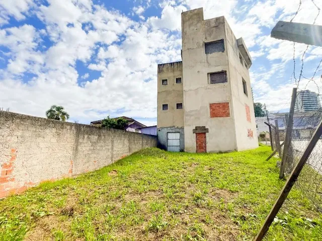 Terreno à venda, no bairro Campina do Siqueira em Curitiba