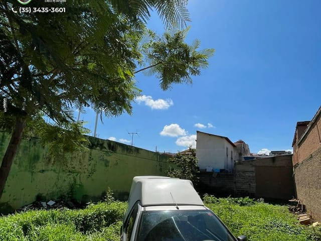 Terreno com 200m², à venda, no bairro Santa Edwirges em Cambuí