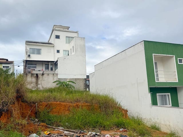 Terreno com 200m², à venda, no bairro Vale das Palmeiras em Macaé