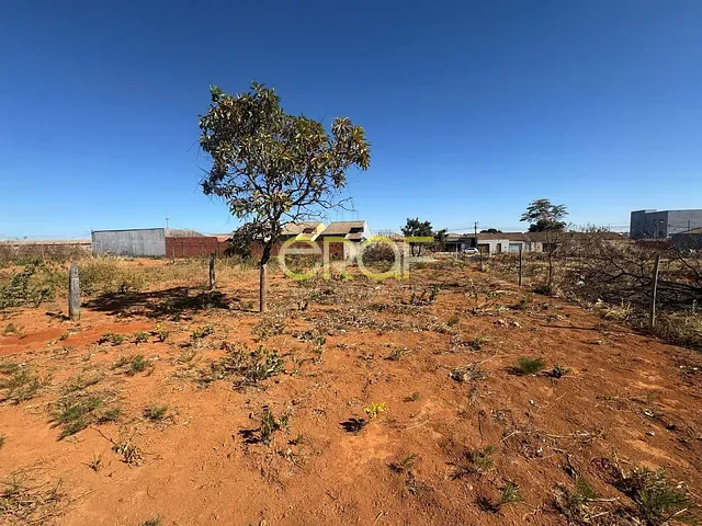 Terreno com 300m², à venda, no bairro Parque da Colina I em Formosa