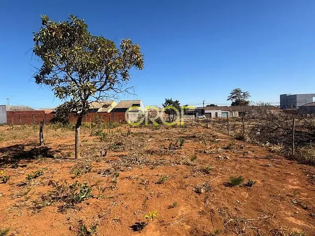 Terreno com 300m², à venda, no bairro Parque da Colina I em Formosa