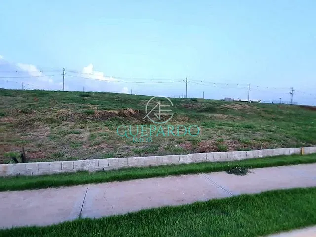 Terreno com 254m², à venda, no bairro Gleba Simon Frazer em Londrina