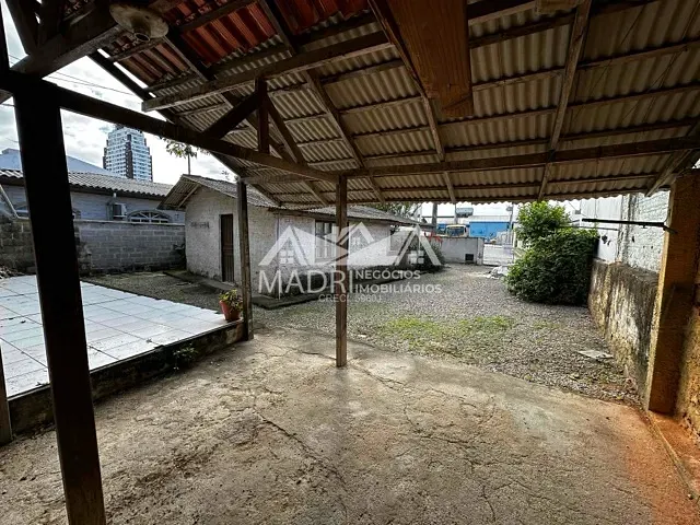 Terreno com 234m², à venda, no bairro Centro em Palhoça