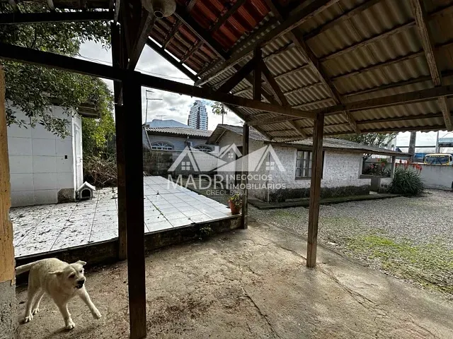 Terreno com 234m², à venda, no bairro Centro em Palhoça