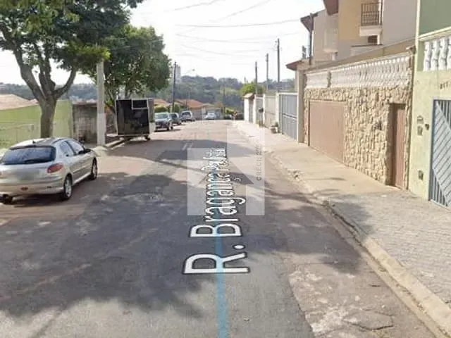 Terreno com 900m², à venda, no bairro Jardim Pacaembu em Jundiaí