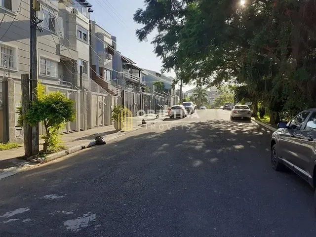 Terreno à venda, no bairro Ipanema em Porto Alegre