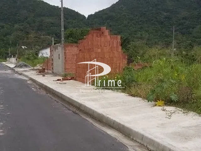 Terreno com 450m², à venda, no bairro Recanto de Itaipuaçu em Maricá