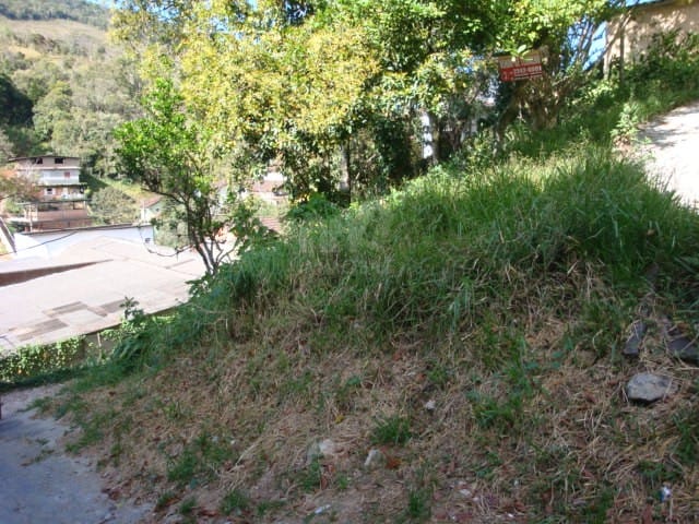 Terreno à venda, no bairro Bingen em Petrópolis