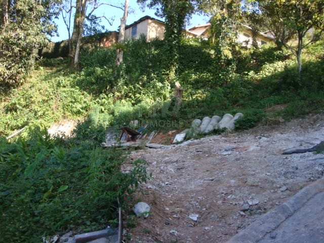 Terreno à venda, no bairro Bingen em Petrópolis