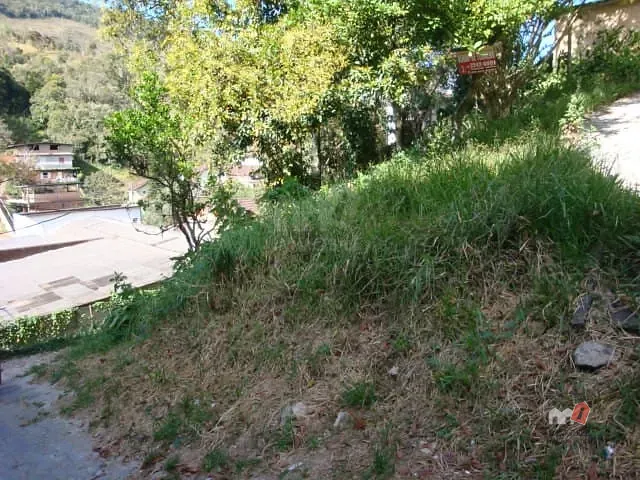 Terreno à venda, no bairro Bingen em Petrópolis