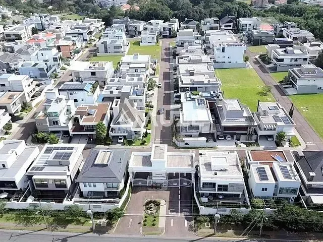Terreno com 411m², à venda, no bairro Uberaba em Curitiba