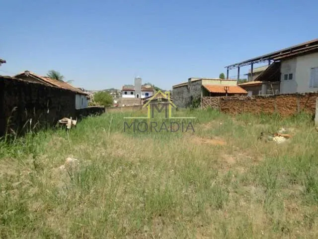 Terreno com 537m², à venda, no bairro Centro em Guaxupé
