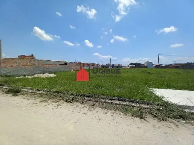 Terreno com 250m², à venda, no bairro Residencial e Comercial Portal dos Eucaliptos em Pindamonhangaba