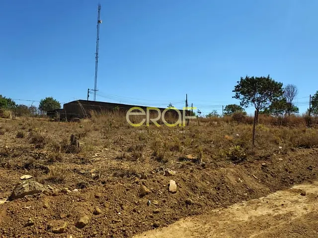 Terreno com 450m², à venda, no bairro Parque São Francisco em Formosa