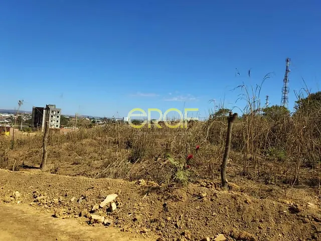 Terreno com 450m², à venda, no bairro Parque São Francisco em Formosa