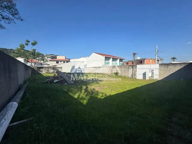 Terreno com 724m², à venda, no bairro Fazenda Santo Antônio em São José