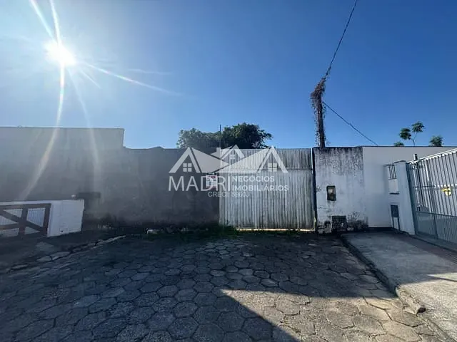 Terreno com 724m², à venda, no bairro Fazenda Santo Antônio em São José