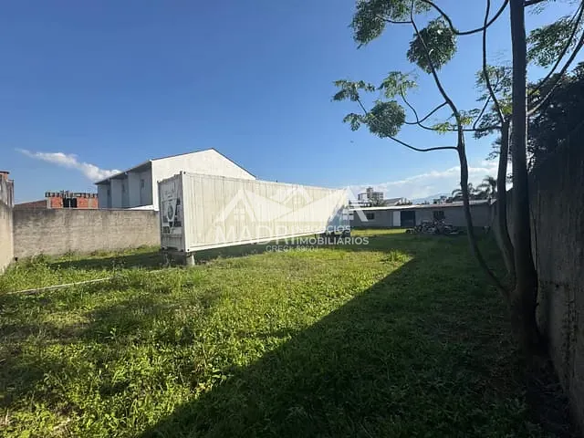 Terreno com 724m², à venda, no bairro Fazenda Santo Antônio em São José