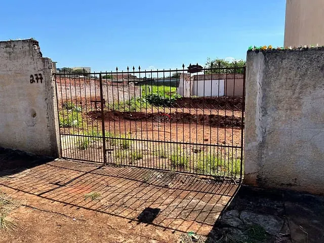 Terreno com 456m², à venda, no bairro Vila Santa Terezinha em Londrina